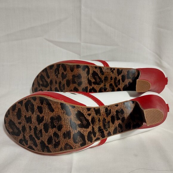 Ellie || 3.5" Bettie Page Holly Pump - White/Red - Picture 2 of 16